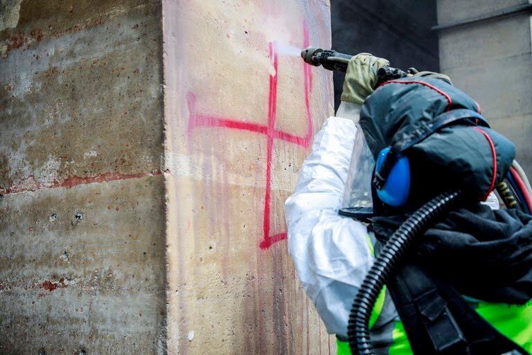 "El antisemitismo, especialmente en internet, se ha intensificado durante la pandemia", dice el informe de la UE.