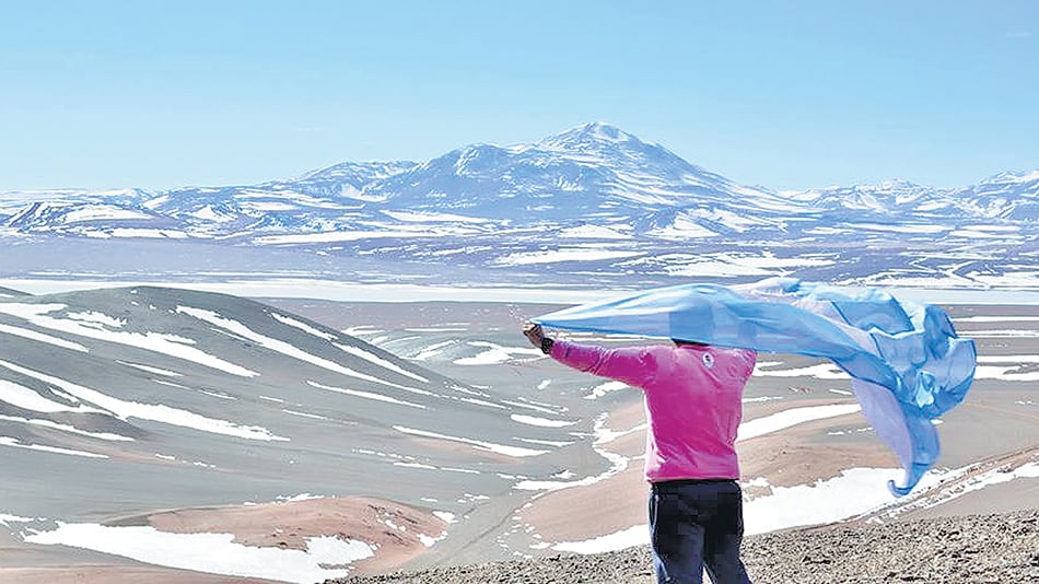 Laguna Brava, a 170 kilómetros de Villa Unión, primer alto en el camino hacia Pircas Negras.