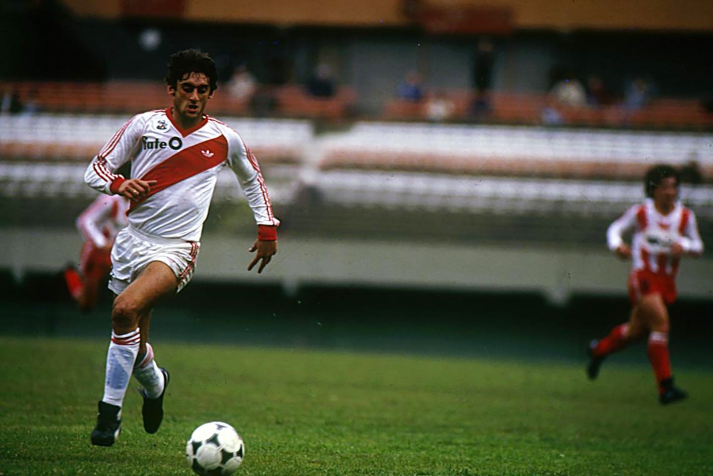 El Príncipe Enzo Francescoli en su etapa como jugador de River.