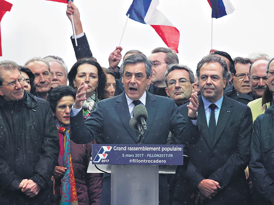 En la Plaza de Trocadero, Fillon reconoció que había cometido errores y repitió que iría “hasta el final”.