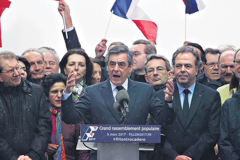 En la Plaza de Trocadero, Fillon reconoció que había cometido errores y repitió que iría “hasta el final”.