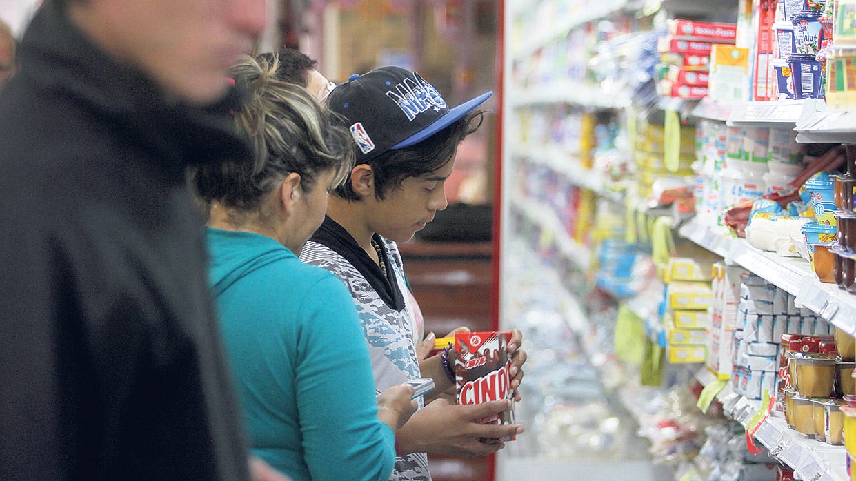 Sobre 19 rubros del comercio consultados, en 14 bajaron las ventas.