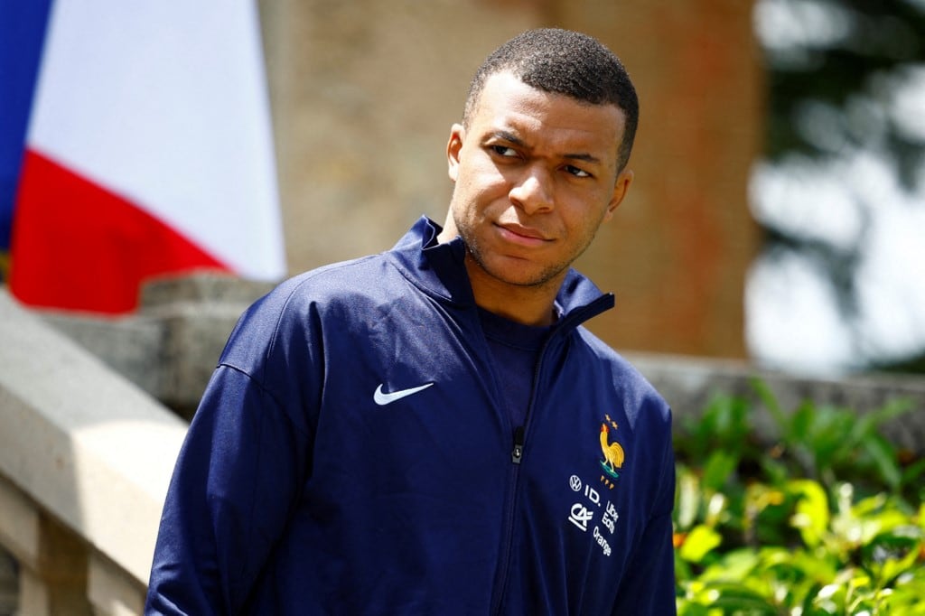 Las elecciones y la posibilidad de un triunfo de la extrema derecha, tema de conversación entre Mbappé y sus compañeros.