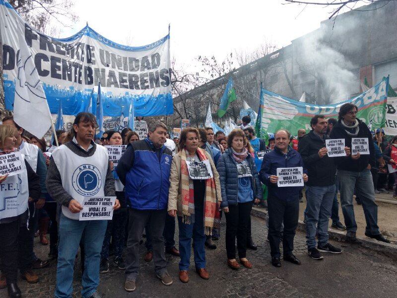 Los docentes marchan por la emergencia en las escuelas – Página|12
