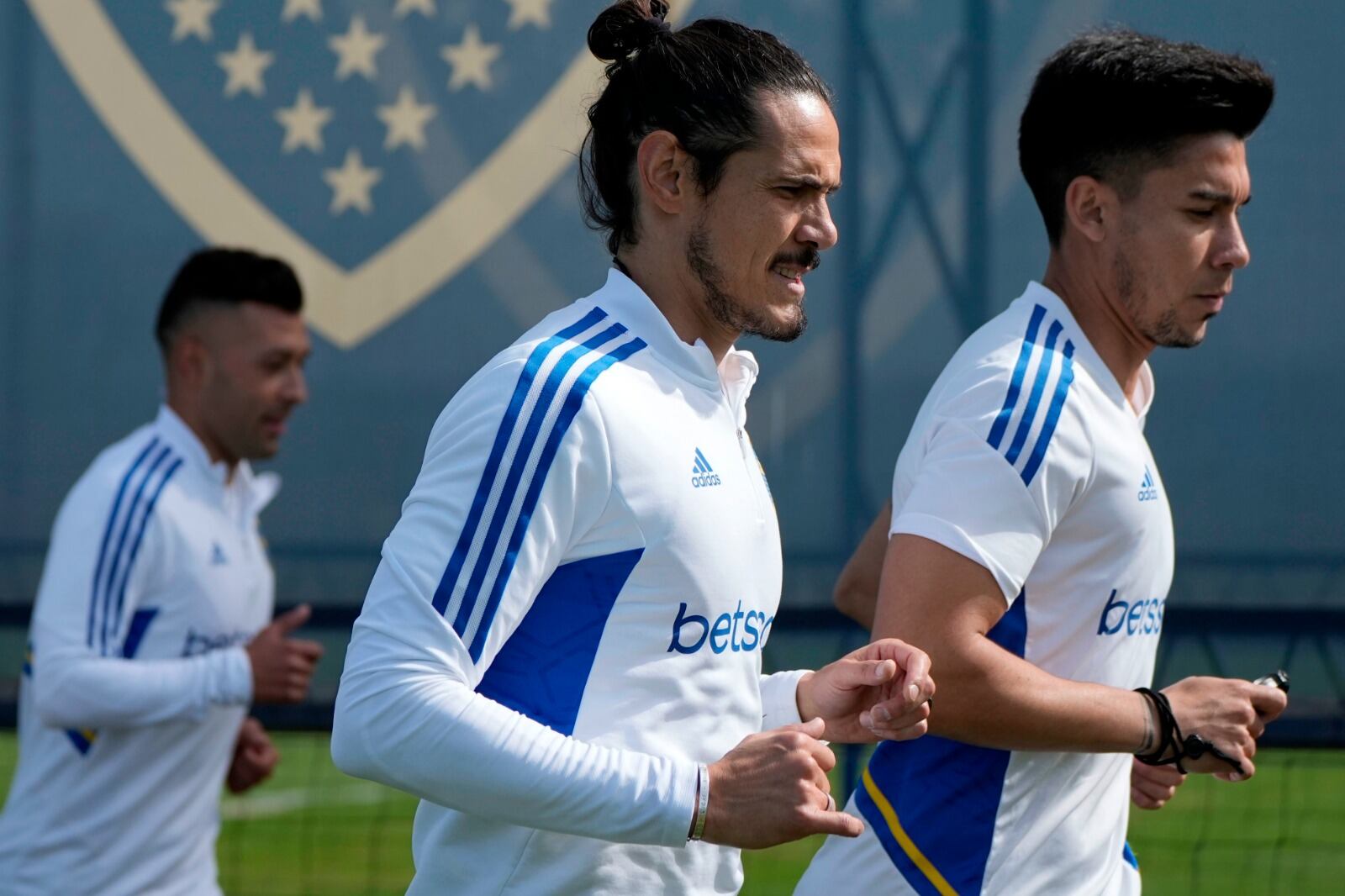 Edinson Cavani, uno de los dos titulares que repetirá ante Central Córdoba