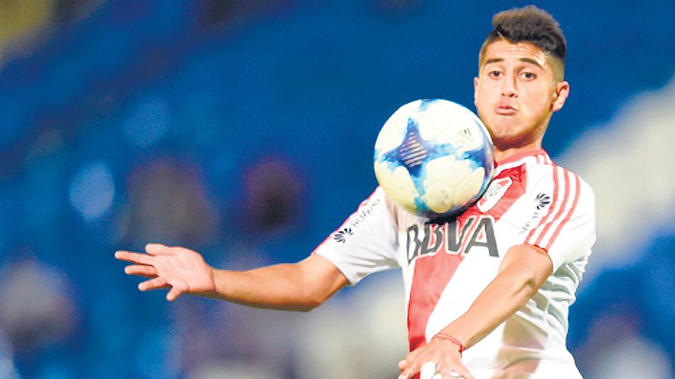 El juvenil Exequiel Palacios se ganó la titularidad.