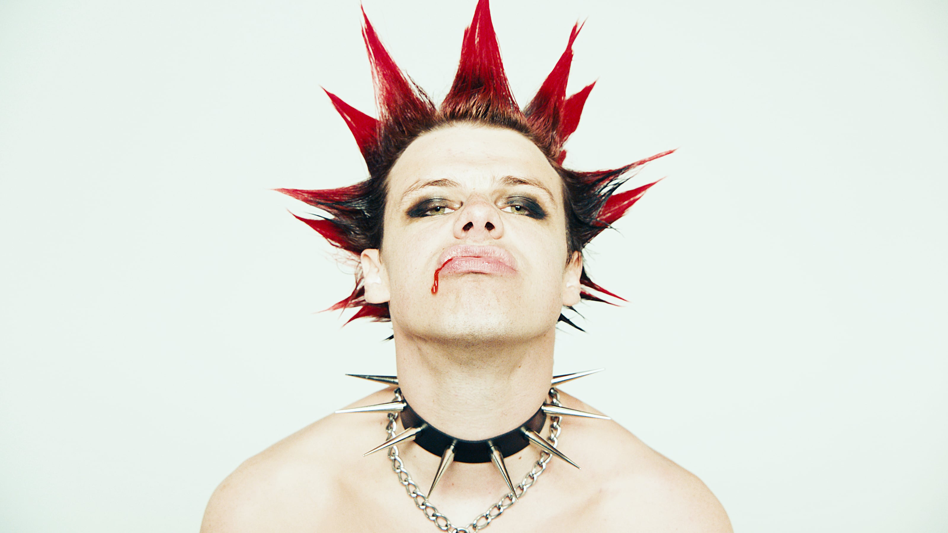 YUNGBLUD retratado por Chris Breslauer.