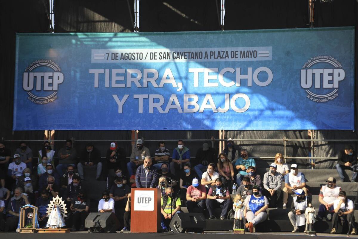 La UTEP reclama Tierra, Techo y Trabajo, las tres T del papa Francisco.