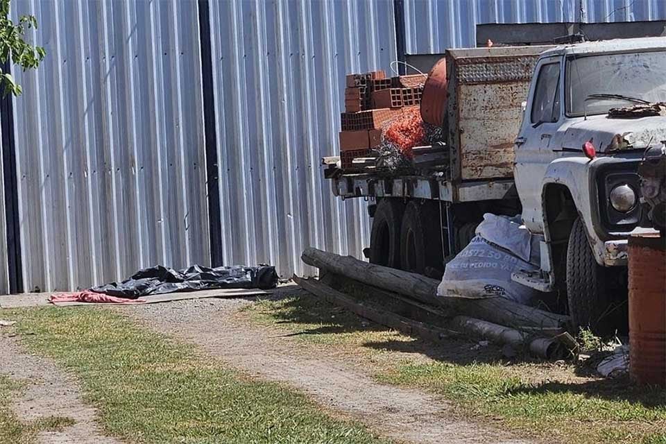 El galpón donde encontraron el auto que se habría utilizado en el crimen de Sofía. 