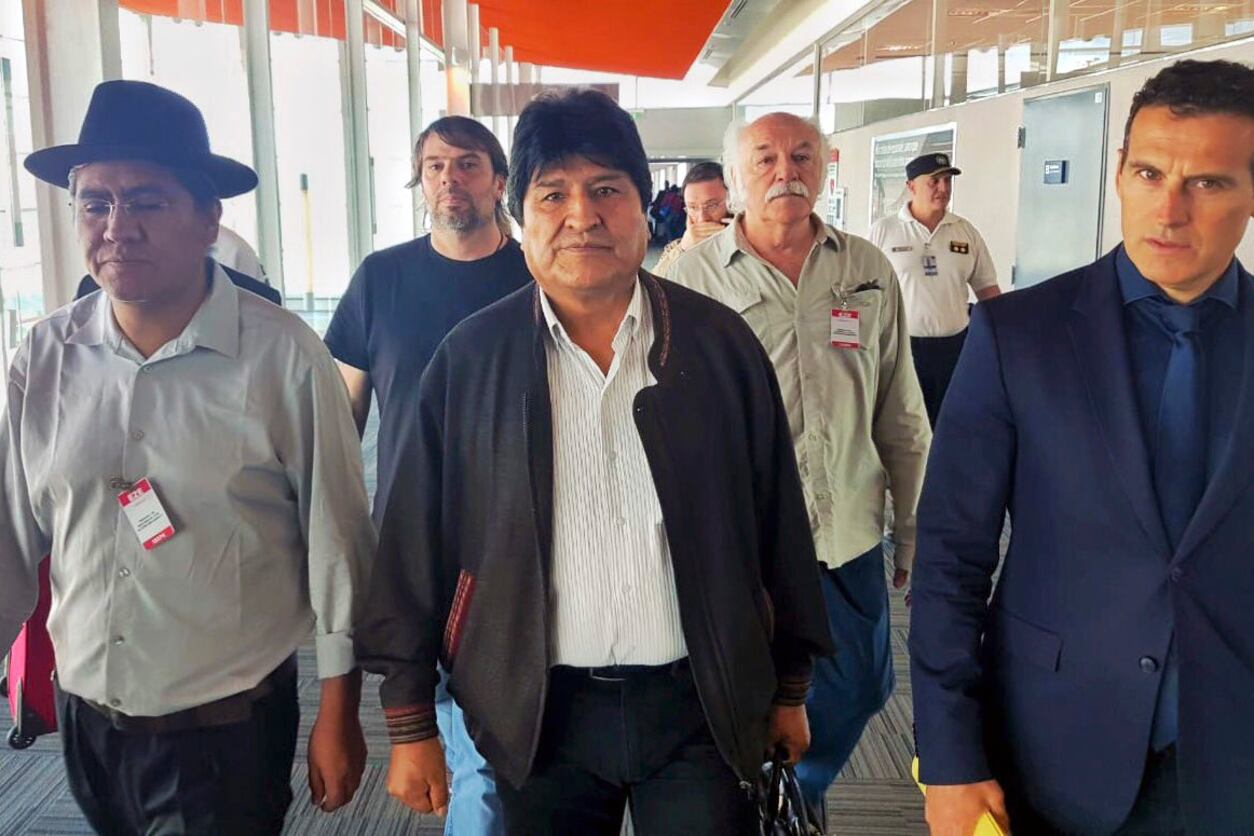 El gobierno argentino le concedió a Evo Morales la condición de refugiado político.
