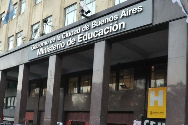 4 mil pesos ofrece el ministerio porteño de Educación a jóvenes a punto de terminar el secundario.