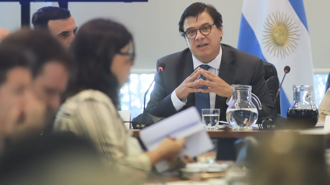 El ministro de Trabajo, Claudio Moroni, viene dialogando con empresas y sindicatos.