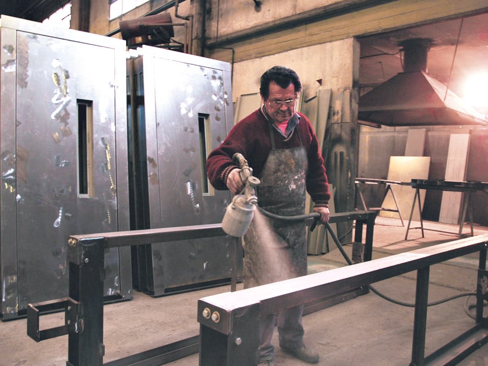 La caída de la producción industrial, junto a la construcción, caracterizan la recesión.