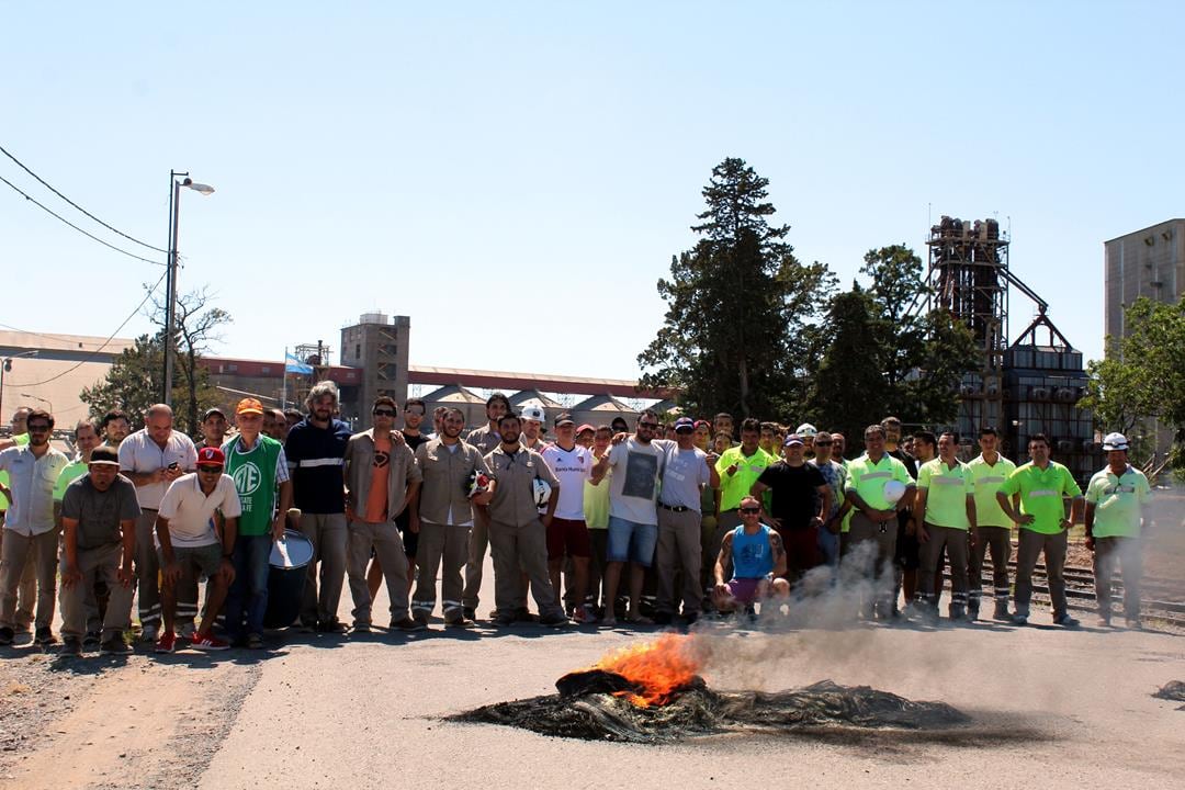 En asamblea se decidió un plan de lucha hasta que se reincorpore a los cesanteados.