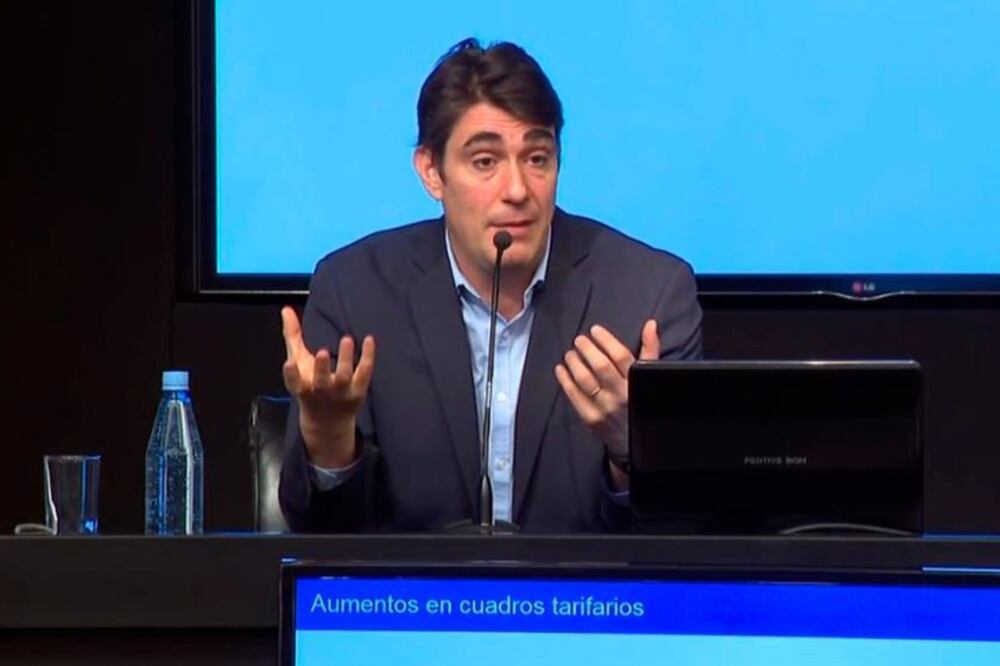 Iguacel defiende a capa y espada el tarifazo y el cobro retroactivo.