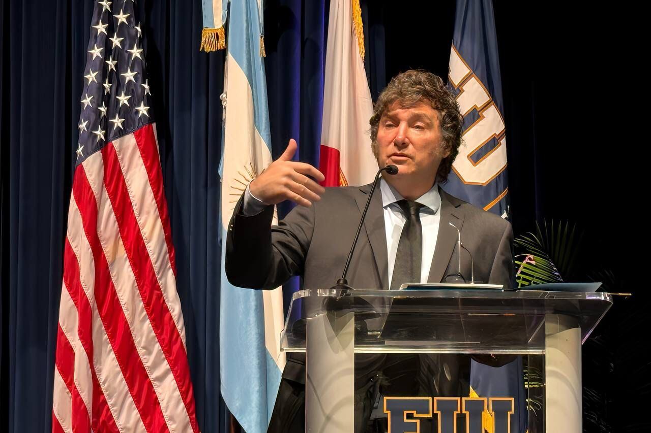 Milei habló ante los estudiantes el Instituto de Políticas Públicas Jack D. Gordon de la Universidad Internacional de Florida.