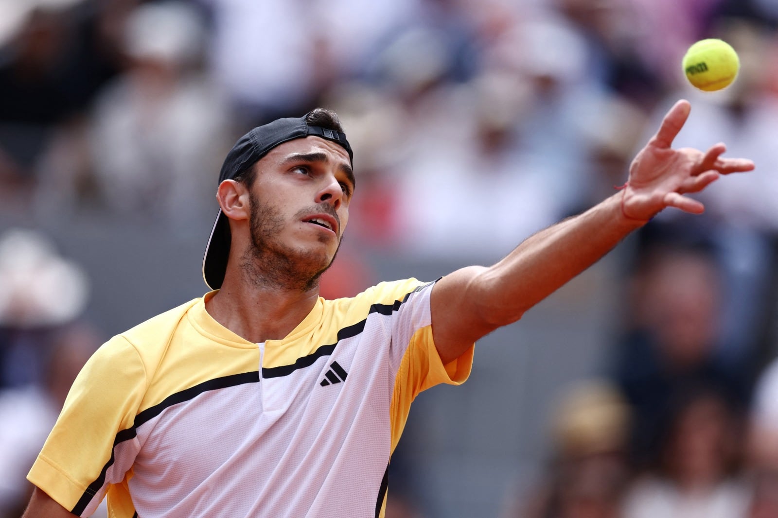 Cerúndolo viene de casi eliminar a Djokovic en Roland Garros.