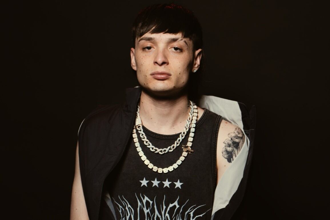 Después de su sesión con Bizarrap y su enlace con Nicki Nicole, el mexicano traerá su tour Doble P al Movistar Arena, el 7/12