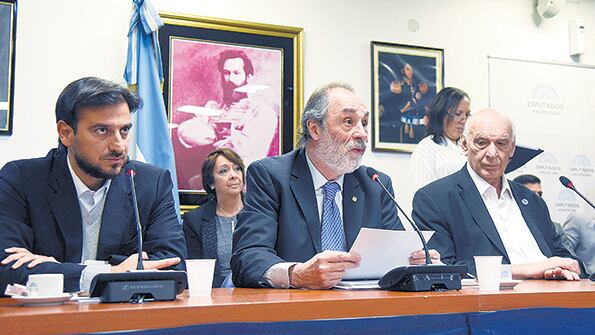 Ayer se reunió el plenario de la Comisión de Asuntos Constitucionales.