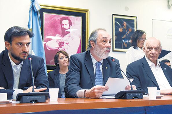 Ayer se reunió el plenario de la Comisión de Asuntos Constitucionales.
