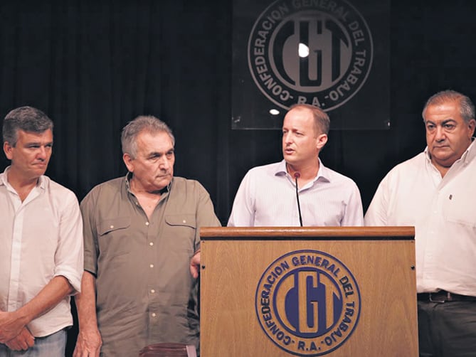 Los intendentes del Grupo Esmeralda se acercaron a la sede de la CGT de la calle Azopardo.