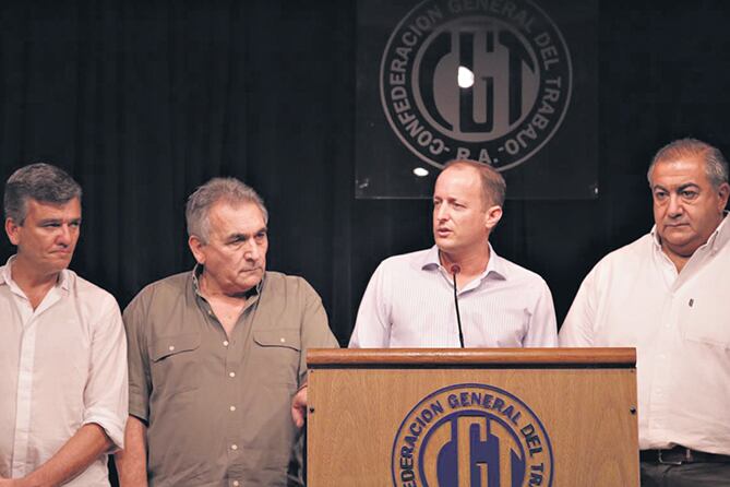 Los intendentes del Grupo Esmeralda se acercaron a la sede de la CGT de la calle Azopardo.