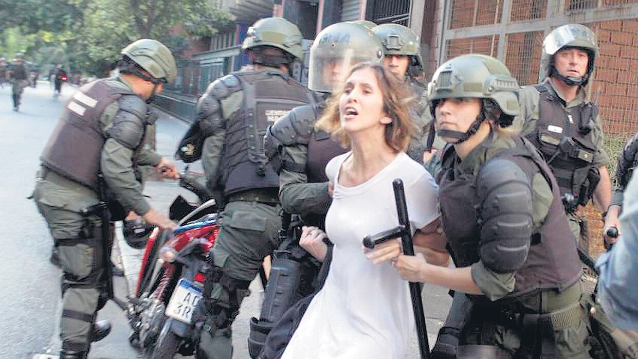 Damiana Negrin Barcellos fue detenida cuando salía del trabajo e iba para la casa.