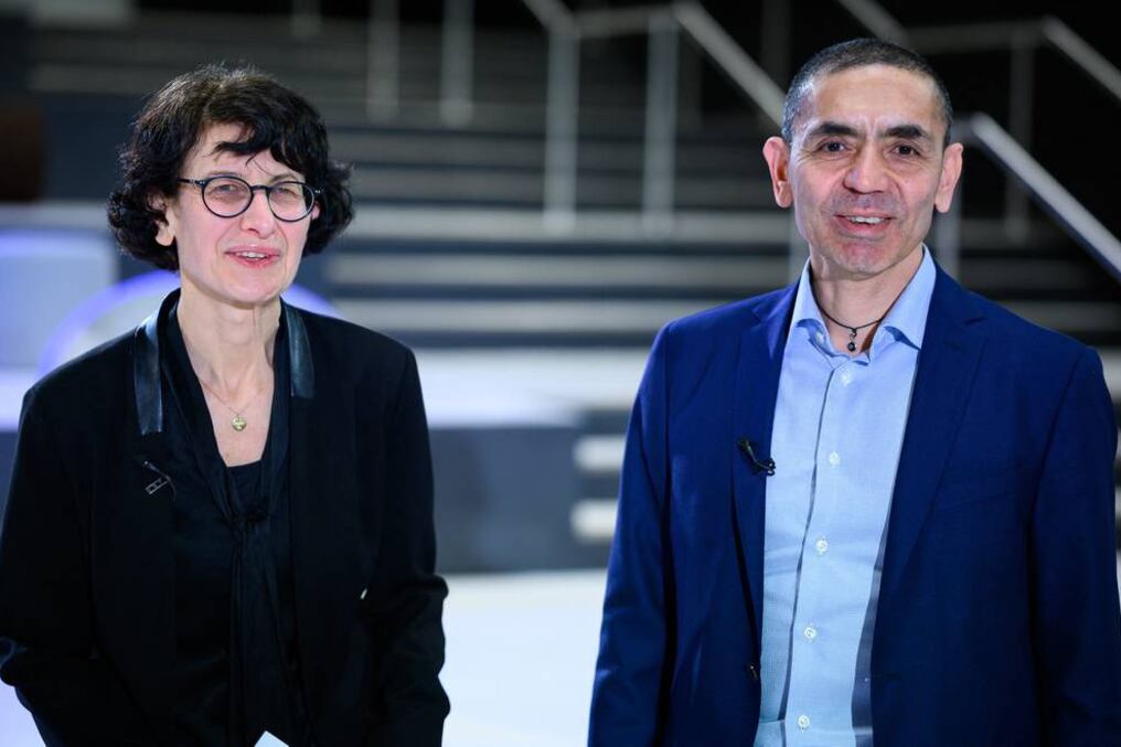 Ugur Sahin y Özlem Türeci, el matrimonio creador de la vacuna de Pfizer/BioNTech.