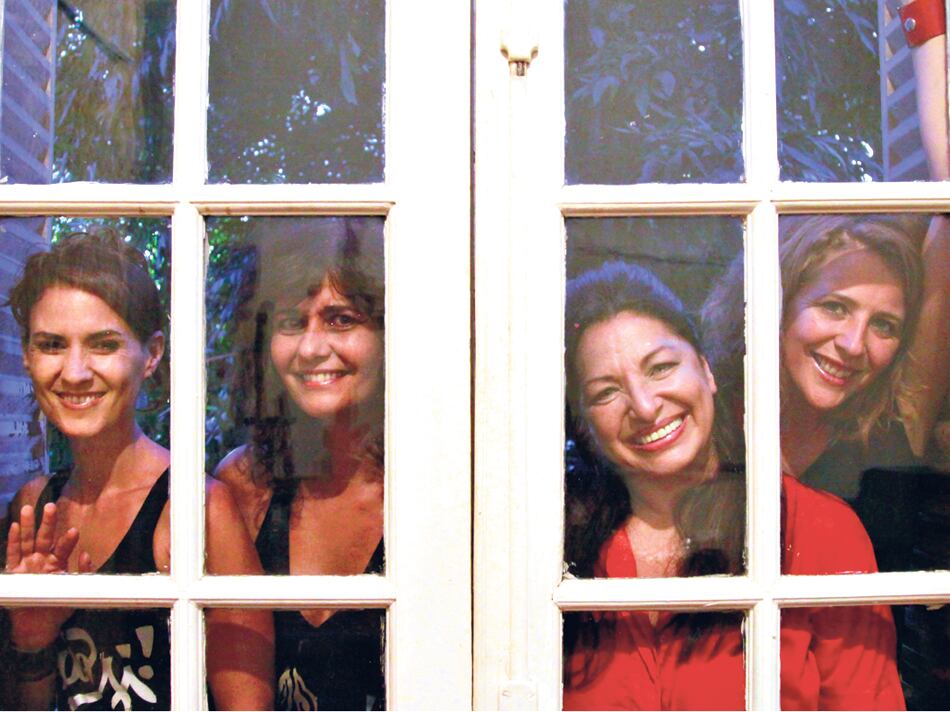 “Nos creemos una familia y actuamos en ese orden”, confiesan Mavi Díaz y Las Folkies.