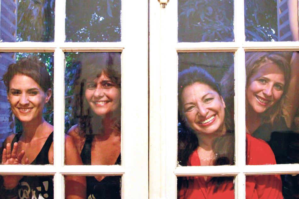 “Nos creemos una familia y actuamos en ese orden”, confiesan Mavi Díaz y Las Folkies.