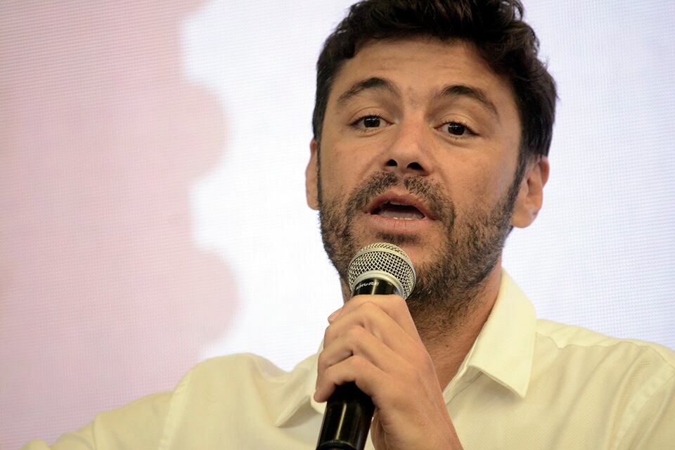 Monteverde asegura que a Pullaro sólo le interesa que se debata su reelección. 