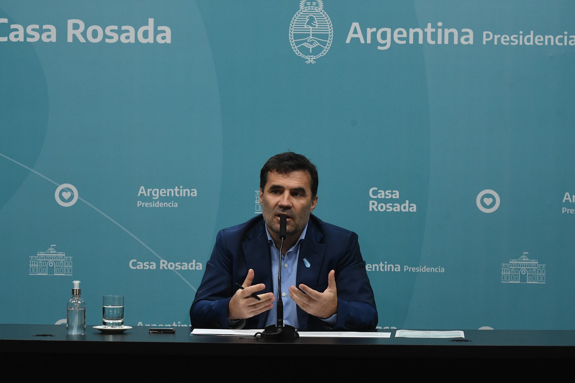 Martínez afirmó que la reducción de subsidios será en tercios bimestrales hasta alcanzar la tarifa plena a fin de año.