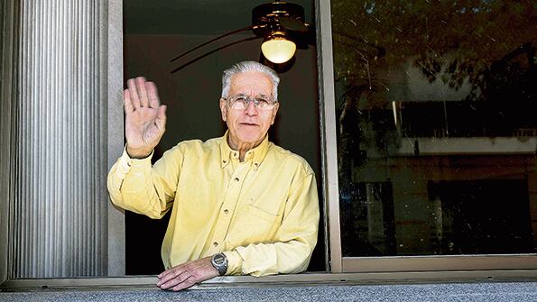 Gustavo Rivas fue candidato a gobernador por la UCeDé en 1987, a intendente y concejal en 1991.