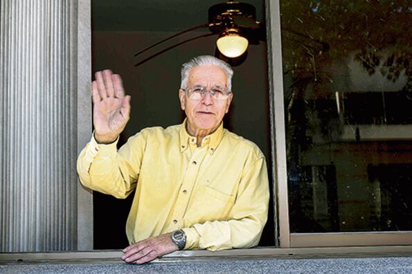 Gustavo Rivas fue candidato a gobernador por la UCeDé en 1987, a intendente y concejal en 1991.