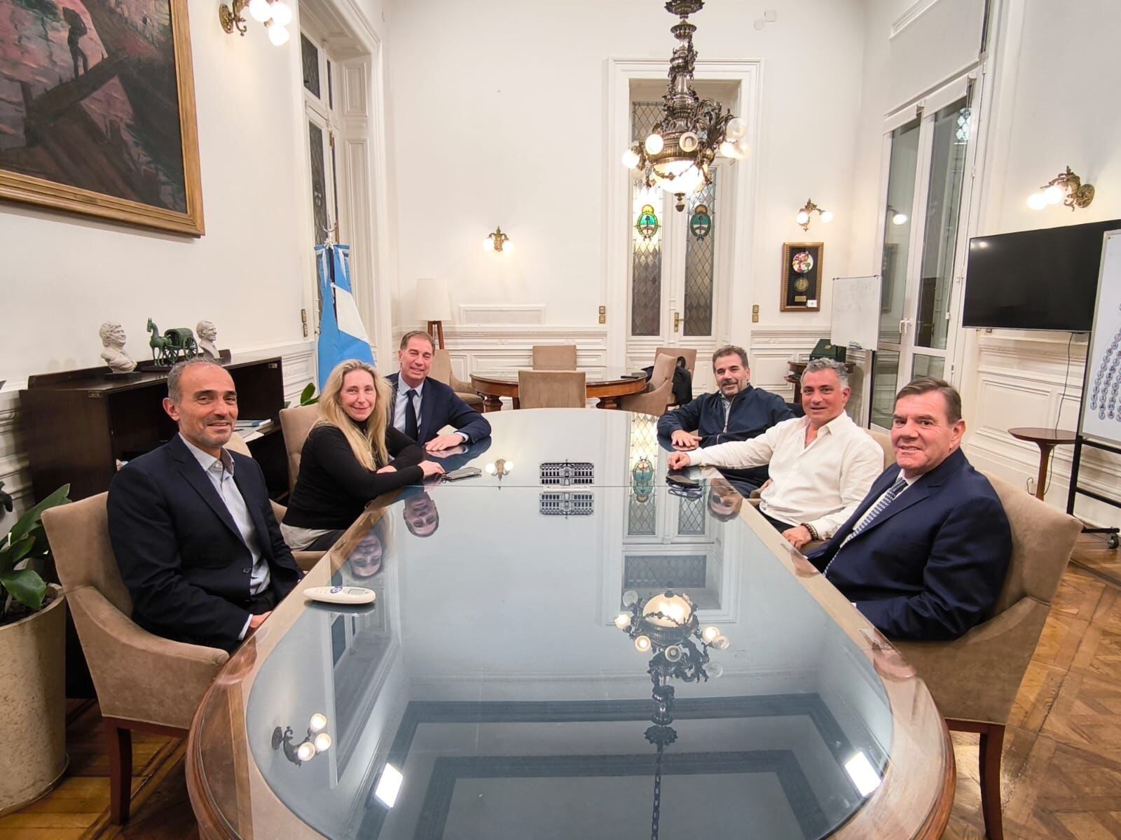 La nueva foto entres los armadores libertarios y los referentes del PRO bonaerense.