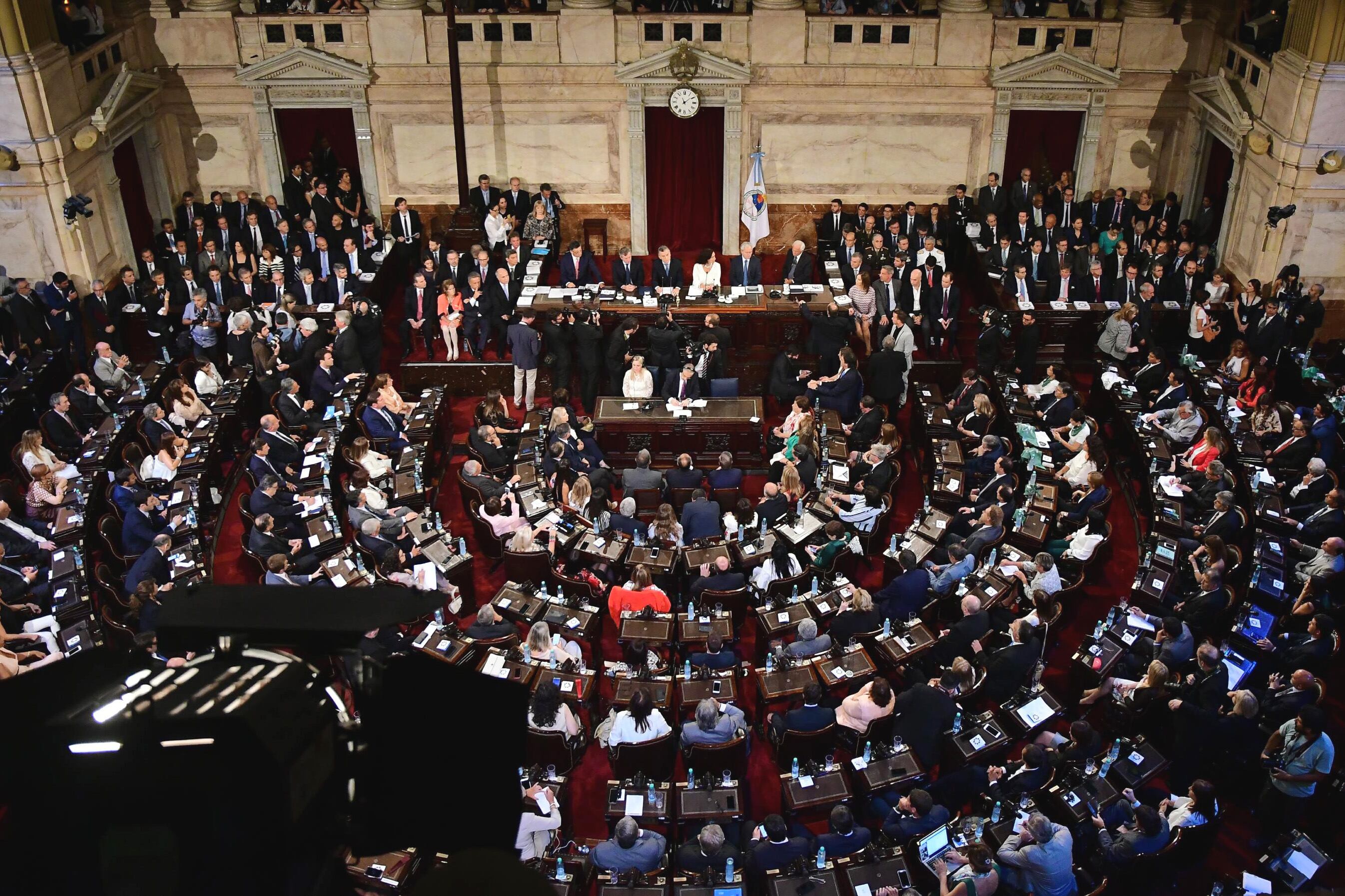 El presidente declamó sobre el asunto pero no envió ningún proyecto. El Parlamento prepara definiciones.