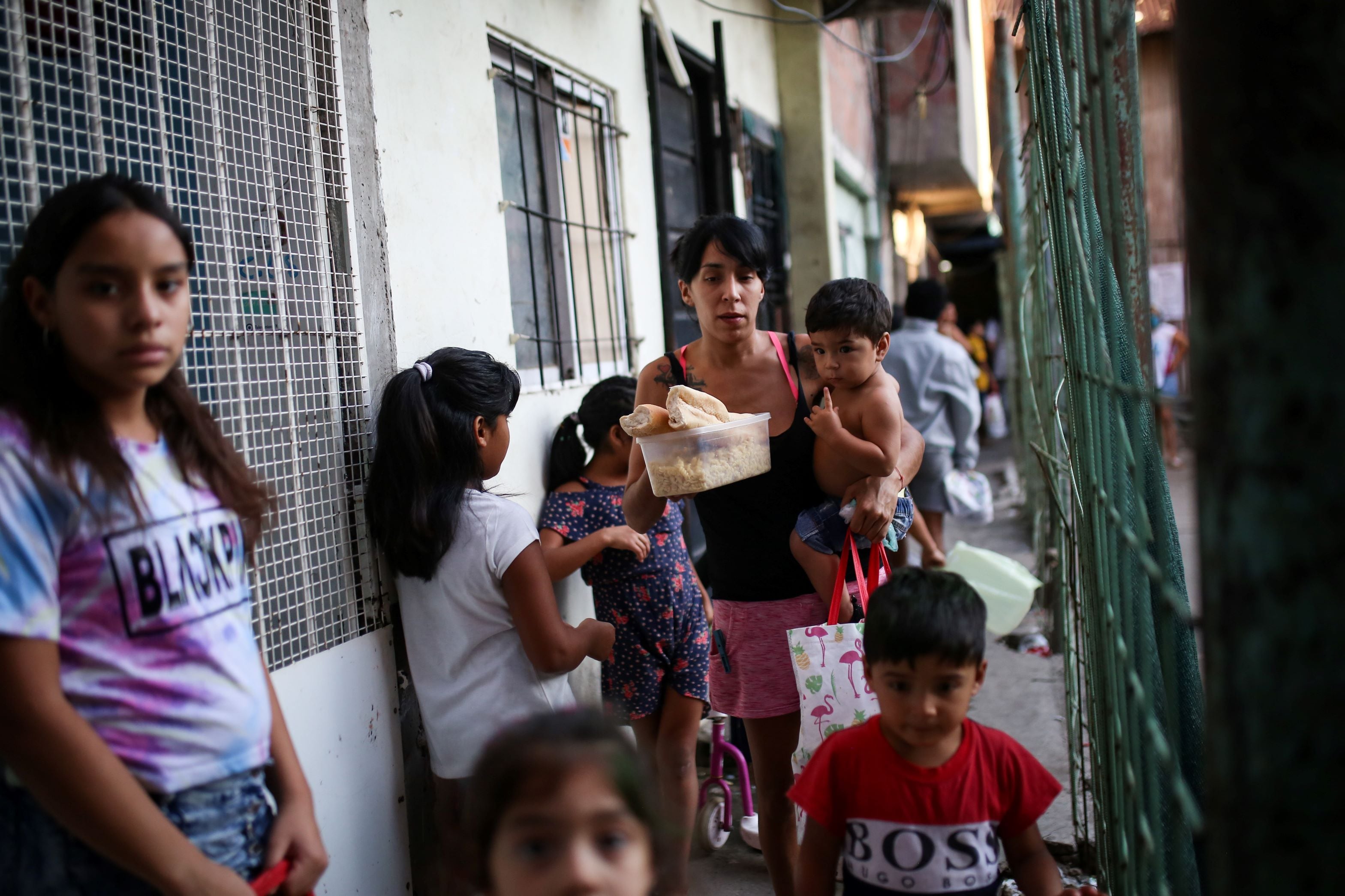 Cómo jerarquizar y socializar las tareas de cuidado es una preocupación que recorre el continente suramericano.
