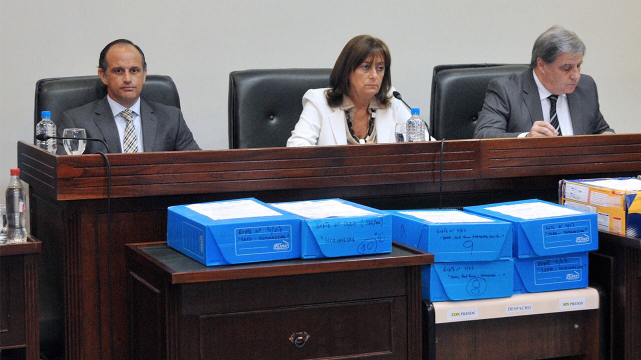 Los jueces del tribunal: Lauría, Vella y Escobar Cello.