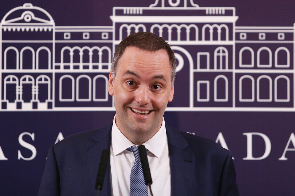 Manuel Adorni no solo defendió el operativo represivo contra jubilados en el Congreso, sino que lo calificó como un “ejemplo de excelencia".