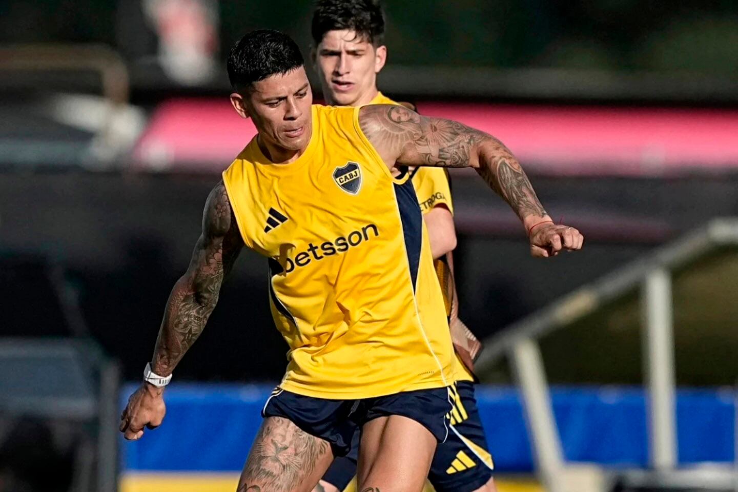 Marcos Rojo tuvo un fuerte cruce con el entrenador