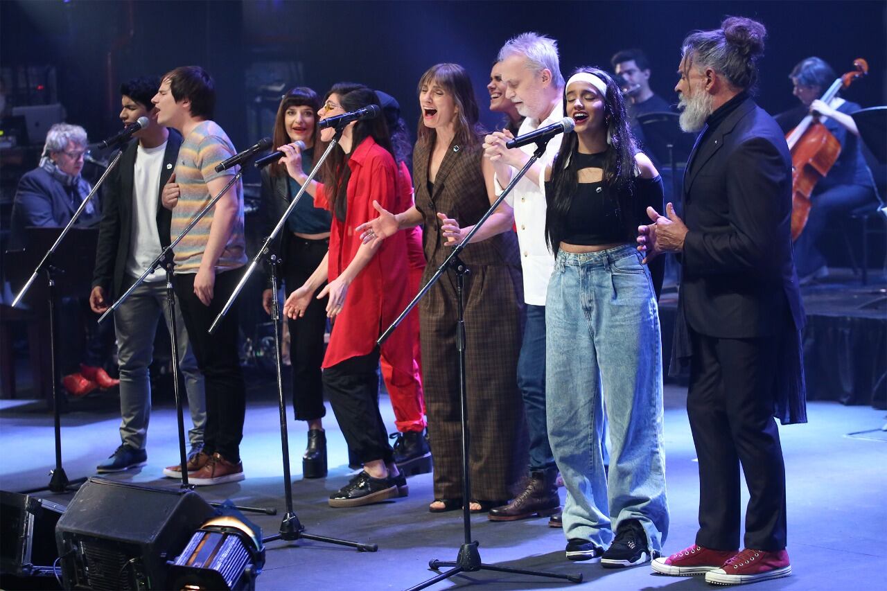 Músicos y actores se reunieron bajo la dirección de Lito Vitale.