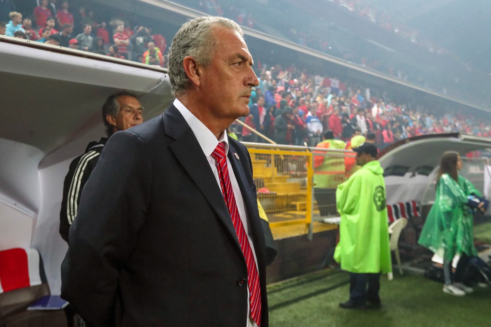 Mal estreno de Alfaro al frente de los Ticos 