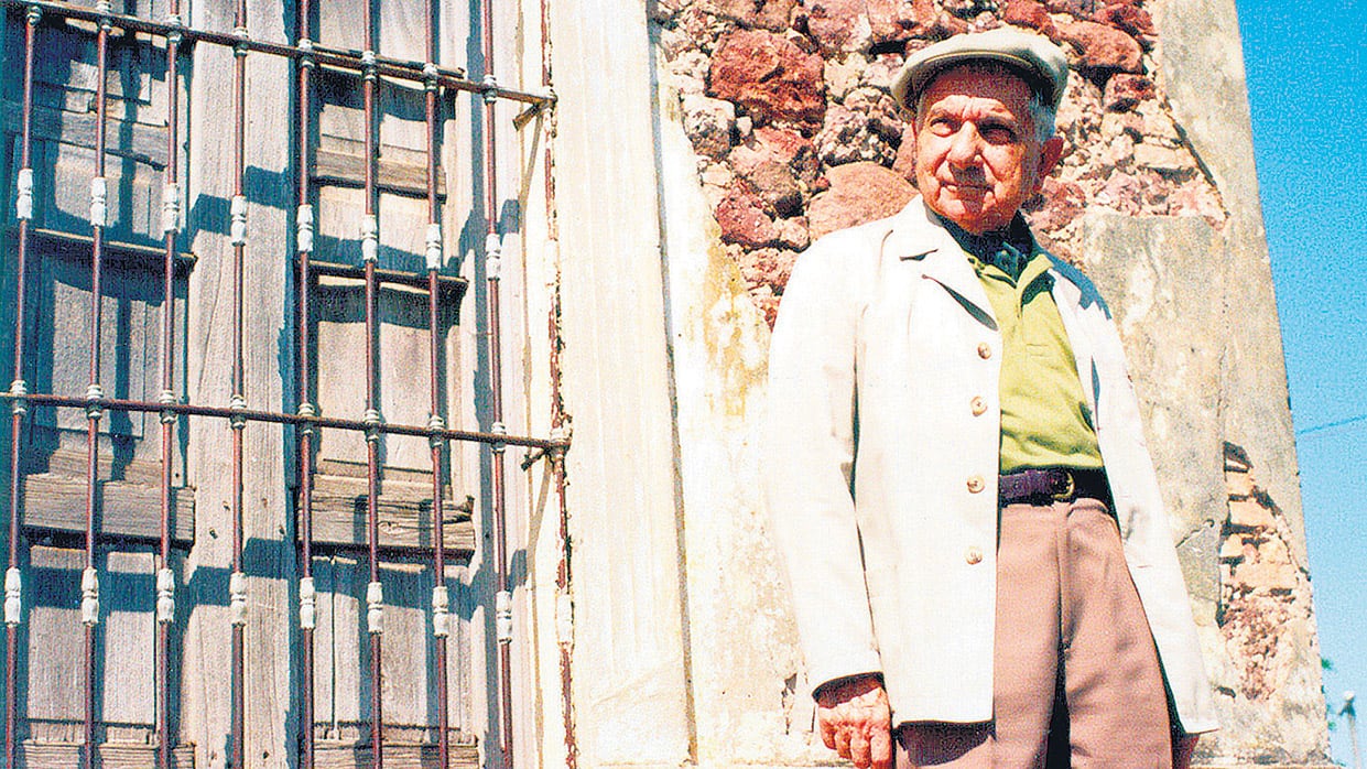 Roa Bastos obtuvo el Premio Cervantes en 1989. La 1ª edición de Yo el Supremo se publicó en 1974 en Buenos Aires.