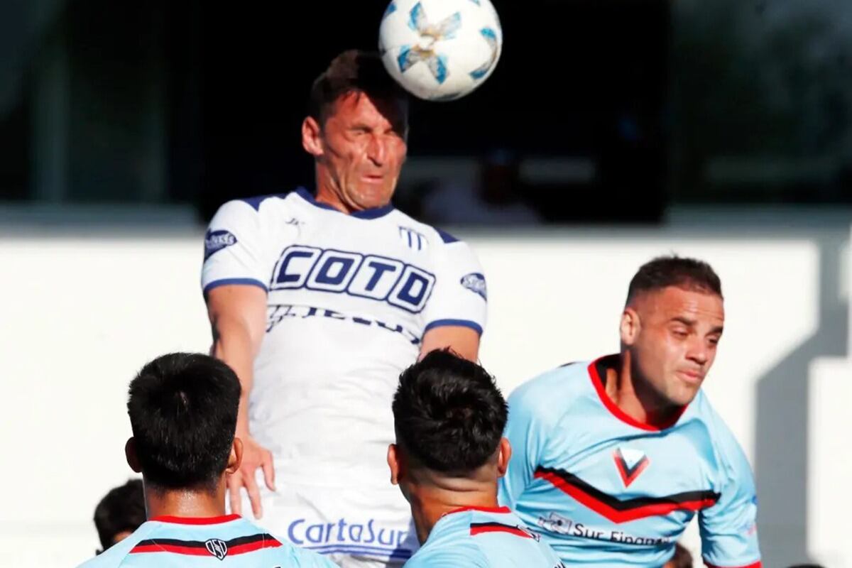 Tristán Suárez ante Brown de Adrogué