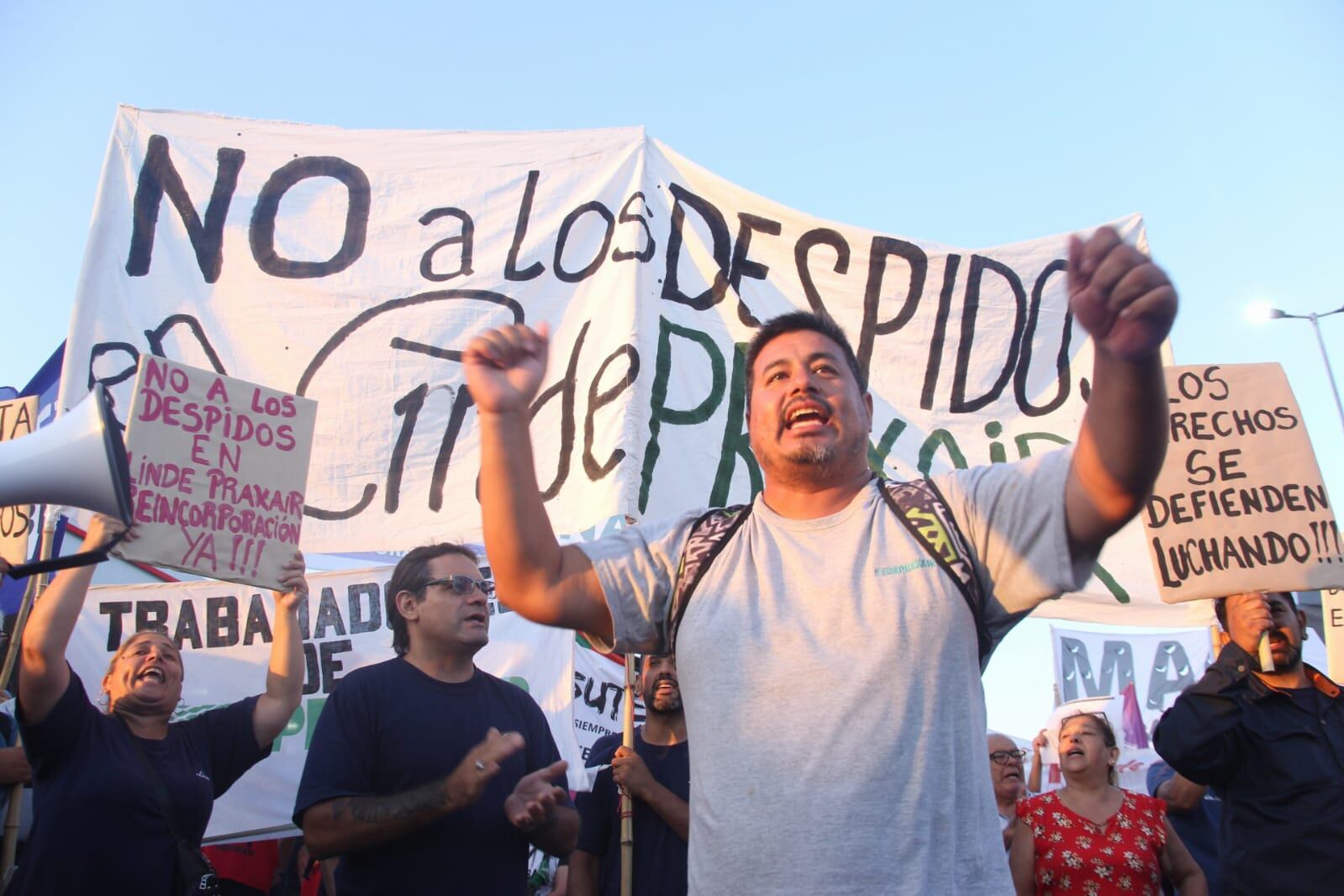 Los trabajadores siguen reclamando que Linde Praxair cumpla la conciliación.  