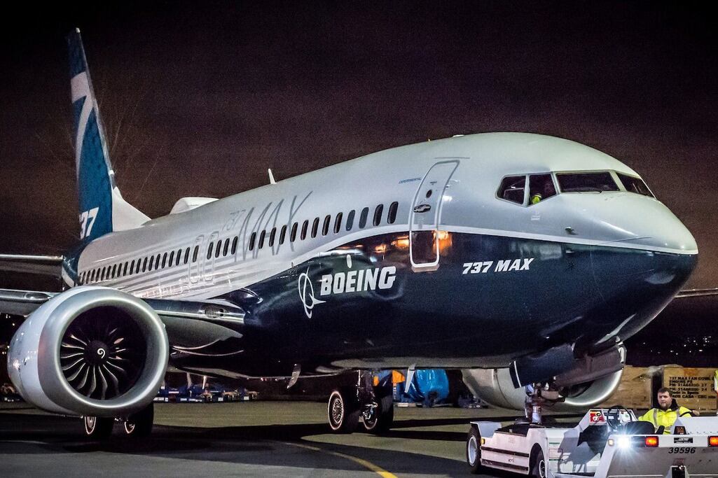 Boeing ocultó los problemas del 737 MAX en pos de competir con Airbus y generar mayores ganancias.