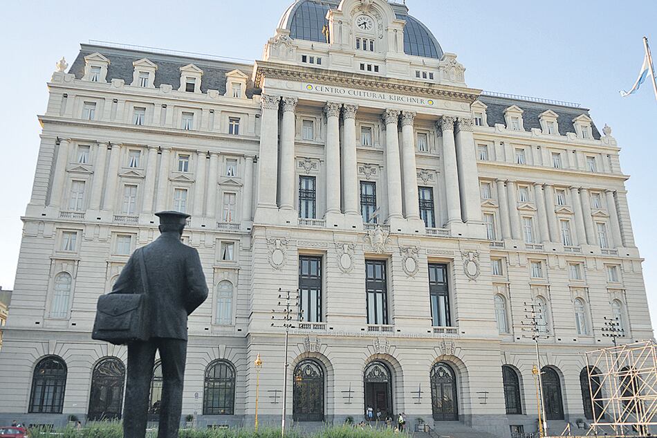 El acuerdo entre la empresa de la familia Macri que manejó el Correo y el Estado será revisado en una audiencia pasado mañana.