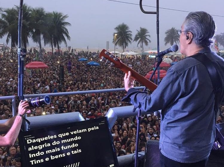 Caetano Veloso fue la atracción principal en el concierto de protesta.