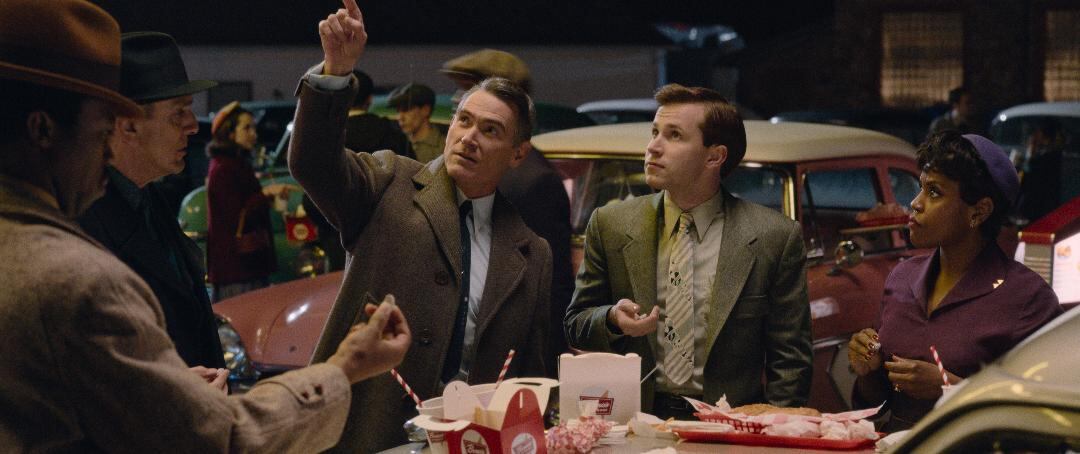 Billy Crudup se luce como un intrigante mercader de sueños.