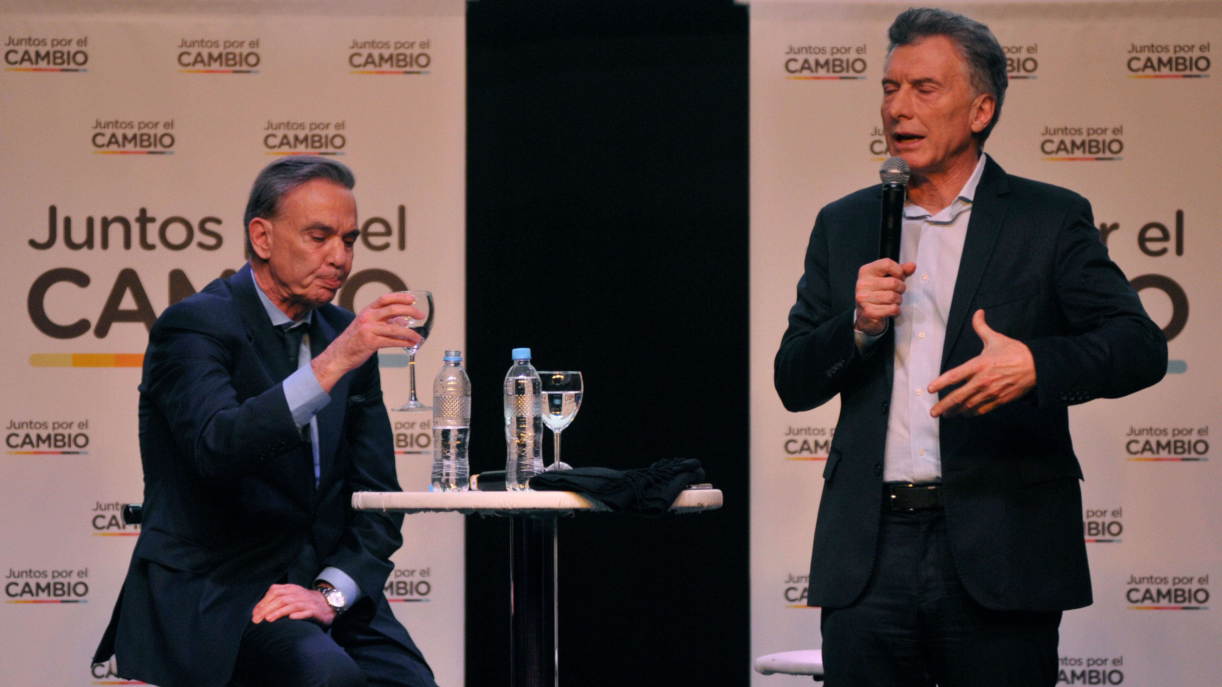 Miguel Angel Pichetto y Mauricio Macri compartieron escenario.